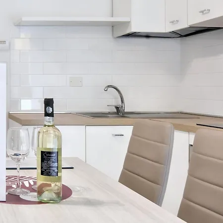 Wine Bardolino شقة *